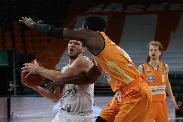 福登劲射再 福登劲射再